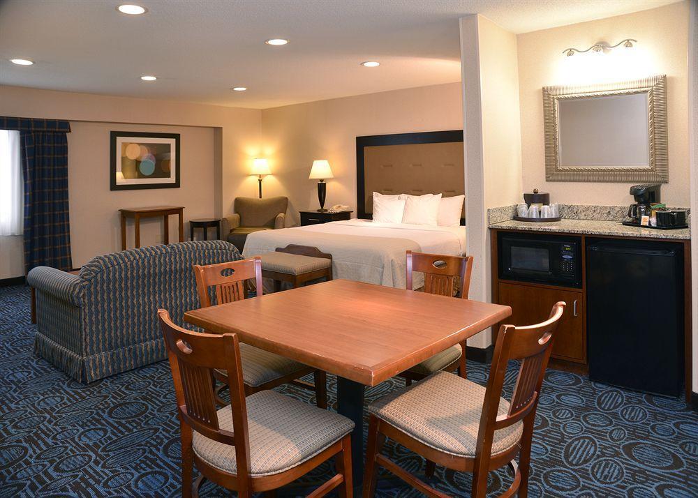 Clarion Inn New London - Mystic Exterior photo