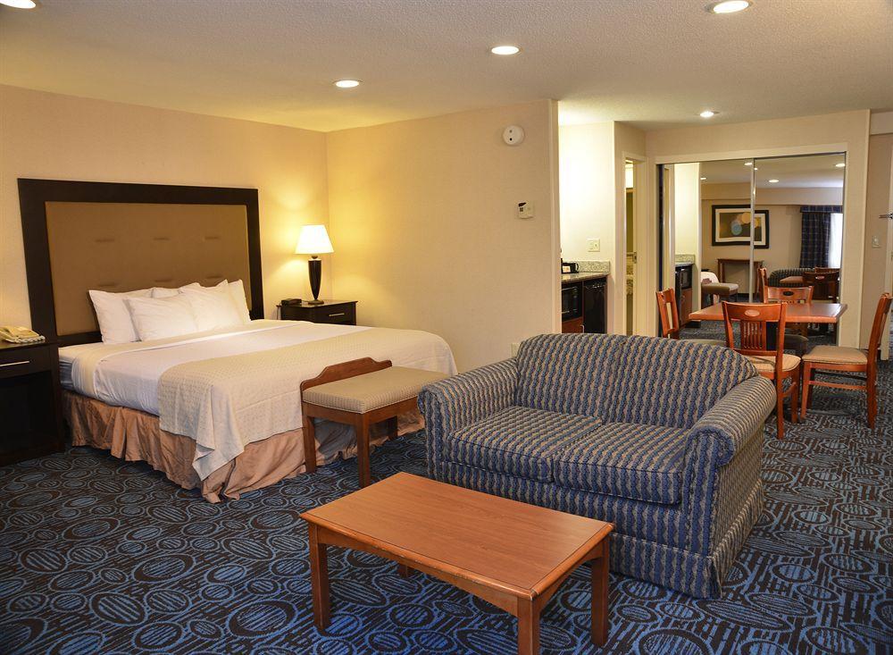 Clarion Inn New London - Mystic Exterior photo